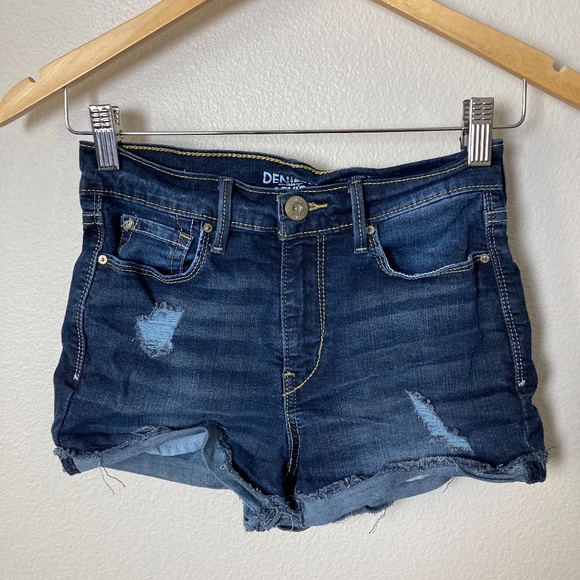 Denizen from Levi's Pants - 3/$20 Levis Denizen High Rise Shorts Size 0/2